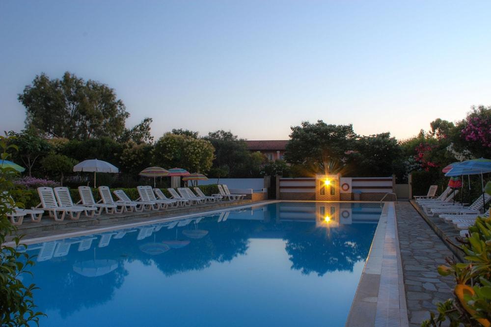 Nireas Resort Corfu 3*