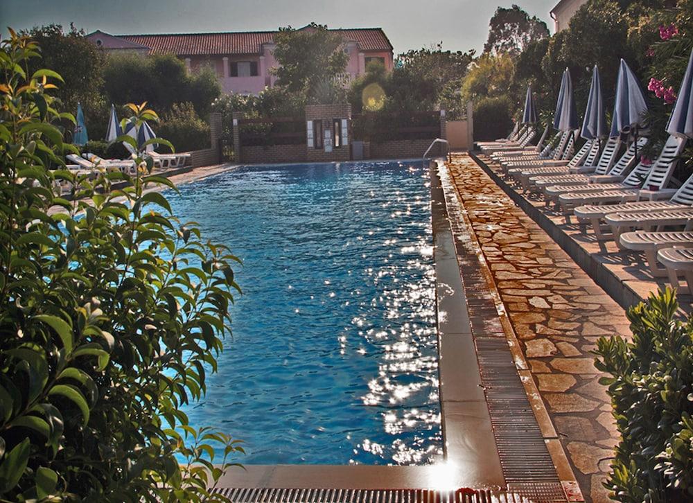 Nireas Resort Corfu 3*