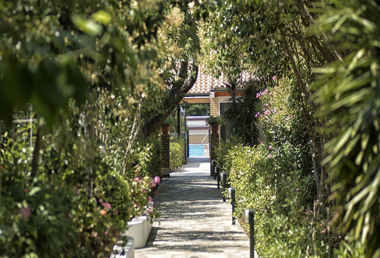 Nireas Resort Corfu Aparthotel 3*